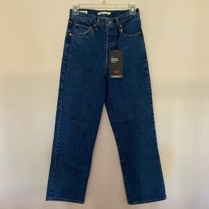 LAST CHANCE - Levi’s Ribcage Straight Leg Jean